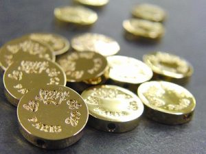 アクセサリーに使用される特注のメタルチャーム金具のオーダー メタルハウス