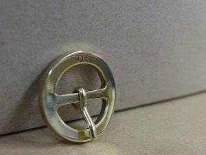 オリジナル・特注の真ちゅう製オーダーメイドバックルの製作 メタルハウス金具製造販売