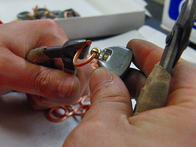オリジナルロゴ入り、ブランド向け靴べらキーホルダーの製作