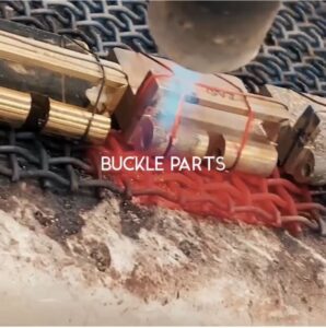 メタルハウスでは、お客様オリジナルブランド用に、アクセサリーパーツ、メタルパーツを始め、ロゴ入りのボタンやホック、カシメが、チャーム、メタルタグ 、ネームプレート、スタッズ、ボタンなどオリジナルの金具を特注で作れます。お気軽にご相談してください。