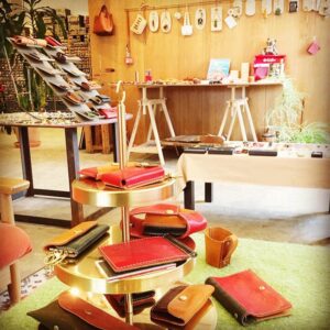 最近では、会社の社員用に、結婚式の記念品として、新デザインの機械の契約のプレゼント、またセールスプロモーションの販促品としてなど、新しい業種のお客様からもお声を掛けていただいております。