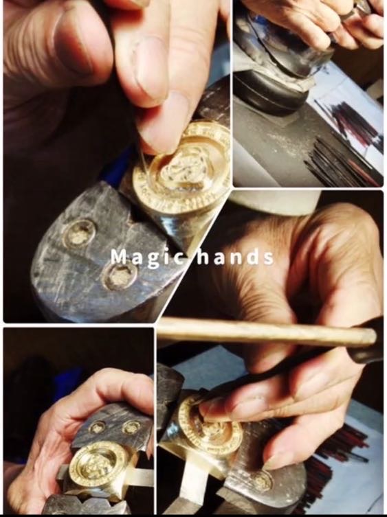 メタルハウスでは、お客様オリジナルブランドや、首輪、バッグ、小物、また洋服、記念品、プレゼントなど、アクセサリーパーツ、ダブルリング、キーホルダーの取り付けを始め、お客様のデザインやご希望に合わせた、オーダーメイドのモノ作りを提供しています。