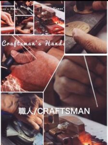 ブランドのワンポイントして、またブランドネームを刻み込んだオーダーメイドの金具を特注で製作したことで、ブランドの新たな付加価値を創造できたと、喜ばれる声を頂けるようになりました。今回はヌメ革本革仕様なので、毎日のパートナーとして経年変化、革の味わいを楽しむ事ができます。