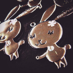 オリジナルブランドロゴ・刻印入り、オーダメイドの特注ダブルリング金具　メタルハウス　金具　金属　アクセサリー　オーダーメイド　キーホルダーオリジナルパーツ