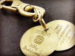 靴べら、シリアルナンバー、ナンバリング、ゴルフマーカー、識別タグ、QRコード、オリジナルのブランドネームプレート、チャーム、ペンダントトップ、ゴルフ会員様ネームタグ 、部屋番号付きホテルルームキー、結婚式のゲスト様のネーム、神社仏閣、冠婚葬祭