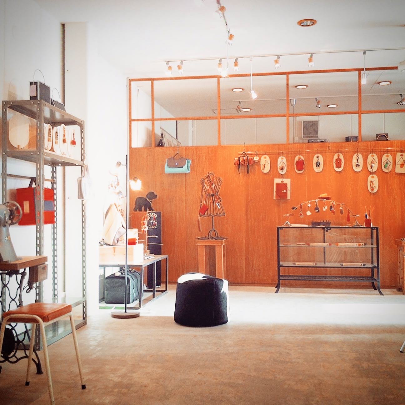  靴べら、ゴルフグッズ、イベントグッズ、会員タグ、ルームナンバー、カギ、ピンバッジ、ピンバッヂ、アーティストグッズ、コンサート、ライブ、展示会、金属小物、革小物、チャーム
