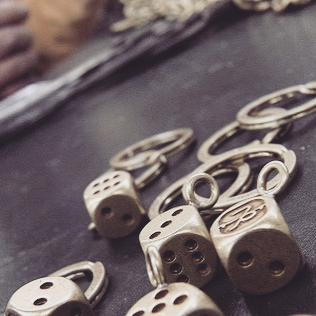 ゴルフグッズ、イベントグッズ、会員タグ、ルームナンバー、カギ、ピンバッジ、ピンバッヂ、アーティストグッズ、コンサート、ライブ、展示会、金属小物、革小物、チャーム