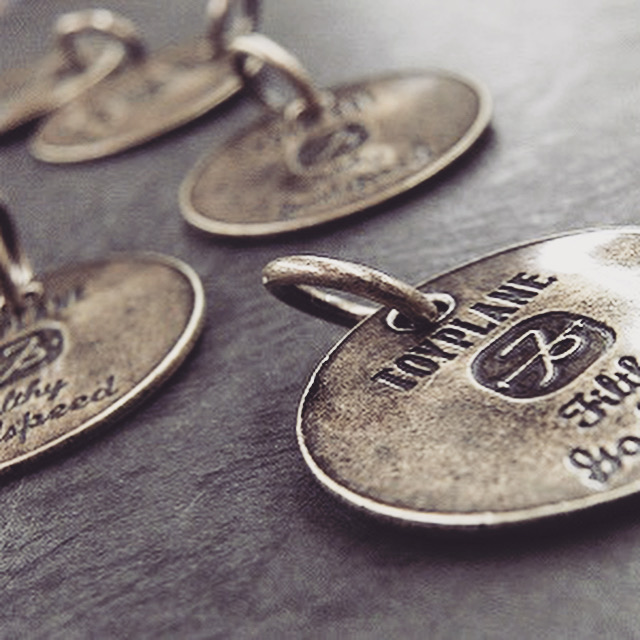 ワールドワイドに活躍されているアーティストやブランド、自動車メーカー、建築家、デザイナー、、ワンランク上の研ぎ澄まされてモノ作りをお客様と共に歩んでいます。