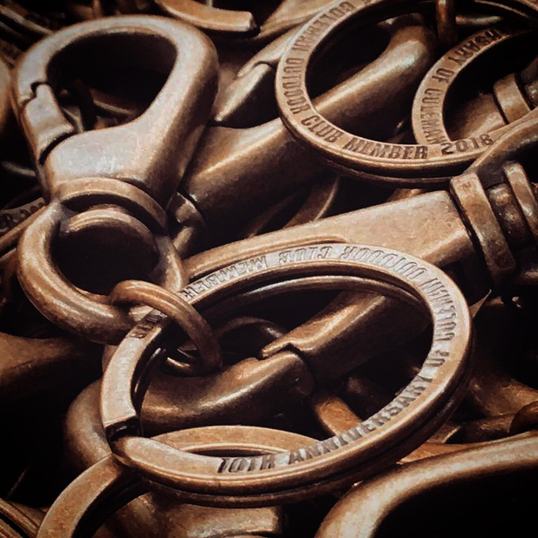  お客様オリジナルブランドや、首輪、バッグ、小物、また洋服、記念品、プレゼントなど、アクセサリーパーツ、ダブルリング、キーホルダーの取り付け