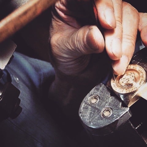  オリジナルのモノ作り、こだわりのモノ作り。デザインやイメージ、品質にこだわりのお客様向けに、多くの用途に対応したオリジナル金具やプロダクトの製作を行なっています。