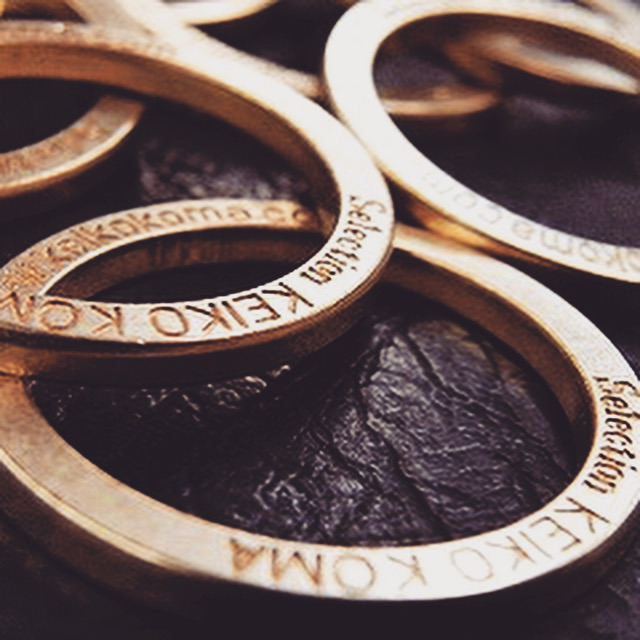  オーダーメイドのオリジナル・特注金具、サンプル作成風景　メタルハウス　職人　手作り　金具　アクセサリーパーツ　金属　キーホルダー　ギフト　金属　革小物　ノベルティ　プレゼント