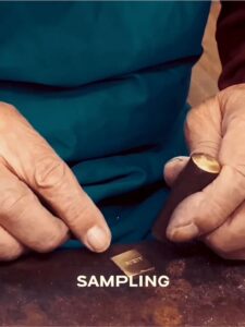 オーダーメイドのプロダクトや特注の金具を職人ともに歩み続けてきたメタルハウスの技術と歴史。