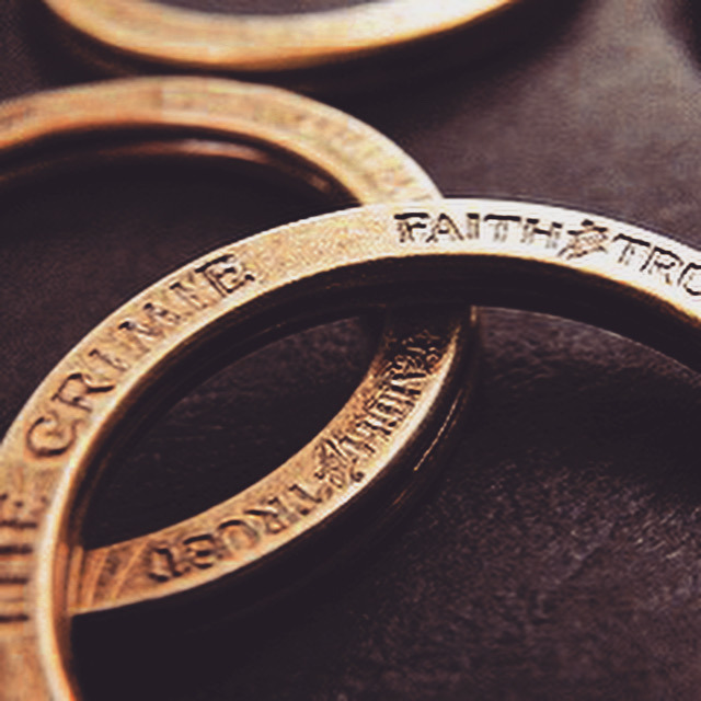  オーダーメイドでダブルリング、二重リングにオリジナルブランドロゴを刻印、キーホルダーやアクセントに。