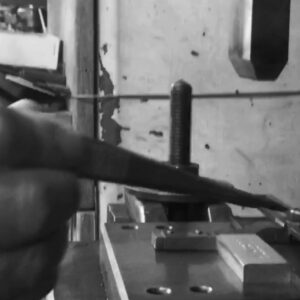 アーティストオリジナルロゴ入り、特注・オーダーメイドのキーホルダー金具　アクセサリー　メタルハウス　金属小物　革小物　記念品　ギフト　プレゼント　ノベルティ