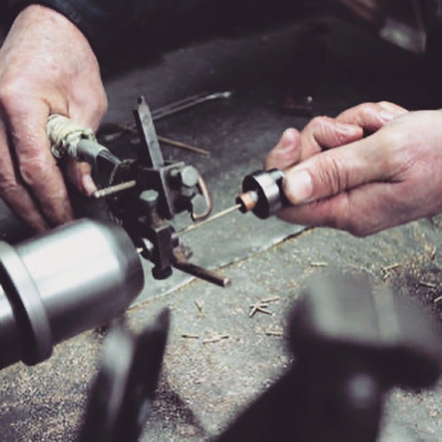  アーティスト、ライブ、芸能人、オリジナルロゴ入り、オーダーメイドの特注キーケース、キーホルダー　記念品　贈呈品　ノベルティー　販促品　ギフト　プレゼント　メタルハウス　金具　金属小物　革小物