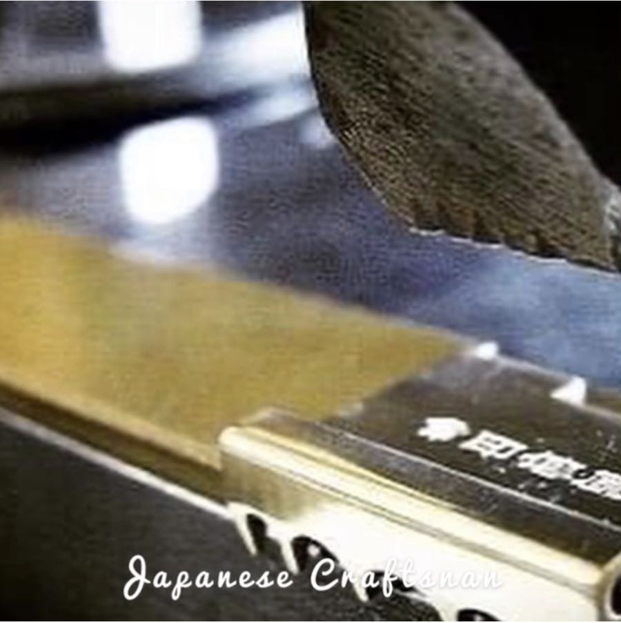  イニシャルやオリジナルデザインを形取ったオーダーメイドのネームバックルとロゴ入り本革ベルトのオーダー 。