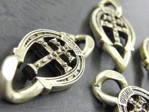 オリジナルウォレットチェーン、キーホルダー金具のオーダーメイド生産　ノベルティー、販促品、記念品、ブランドオリジナル、靴べらキーホルダー、革小物、金属小物のオーダーメイド　メタルハウス